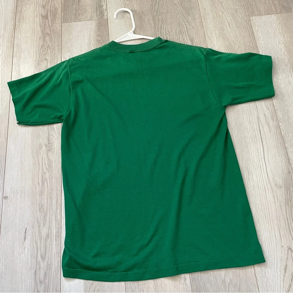 Vintage Hilton Tshirt head island single stitch mens Green (small) casual basic